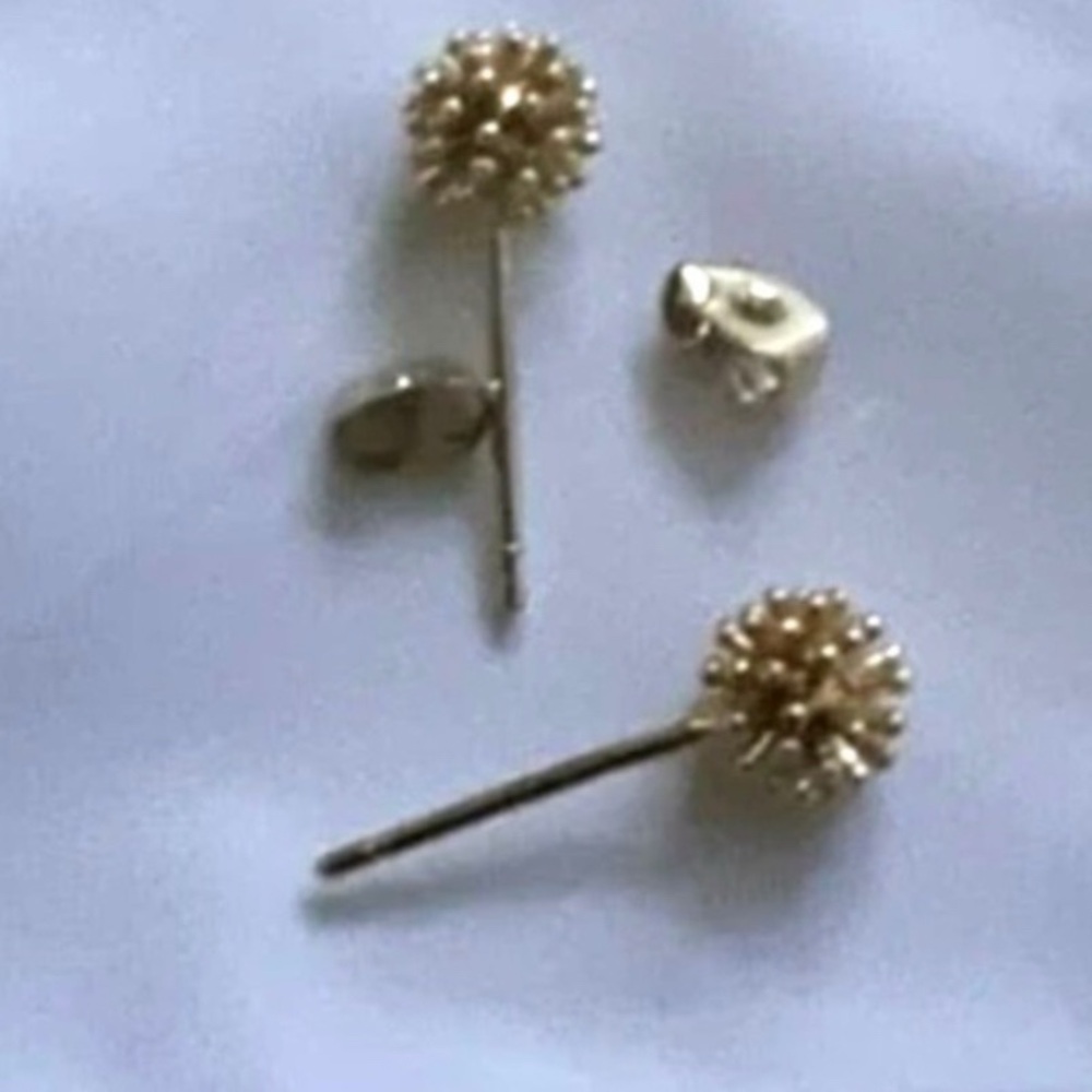 “Dandelion Balls” 18K Gold Tiny Dainty Spikey Flower Orb Firework Explosion Stud - Picture 9 of 12